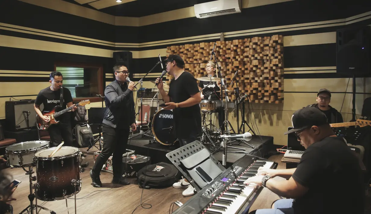 Kerispatih dan Mantan Personelnya