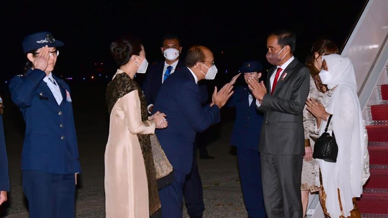 Presiden Joko Widodo atau Jokowi dan Ibu Negara Iriana beserta rombongan tiba di Pangkalan Militer Andrews, Washington DC Amerika Serikat, Selasa, 10 Mei 2022 sekitar pukul 21.40 waktu setempat (WS) atau Rabu, 11 Mei 2022 pukul 08.40 WIB.