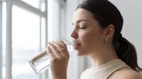 cegukan minum air putih./copyright. pexels/