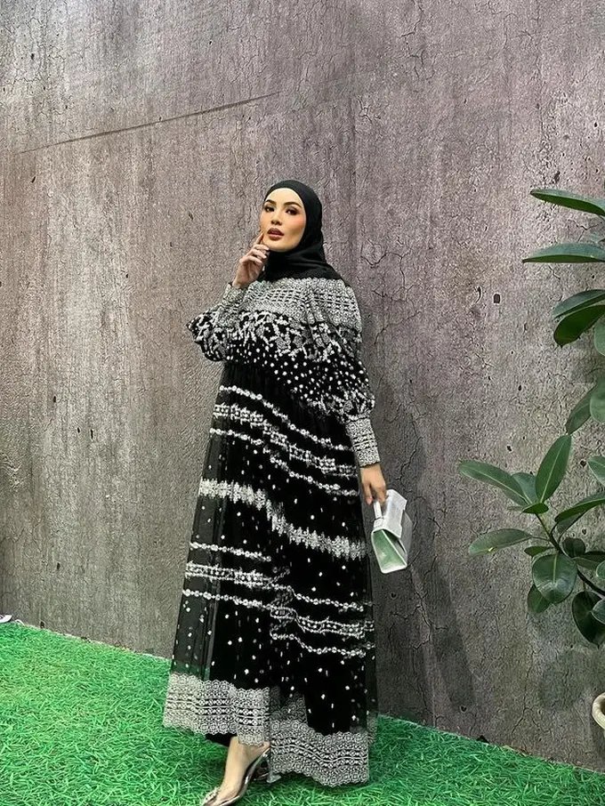 Baju Lebaran Model Dress yang Santun nan Elegan