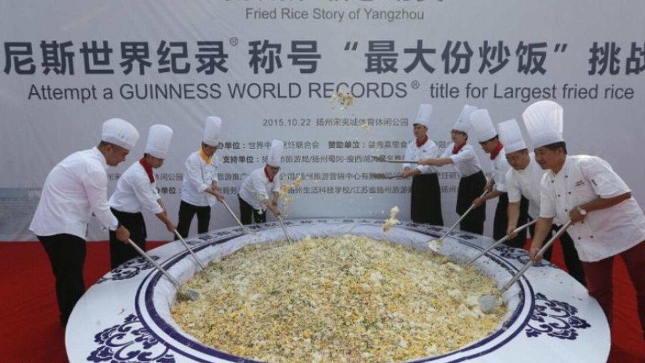 Tidak Habis Dimakan, Rekor Nasi Goreng 4,2 Ton di China Dicabut