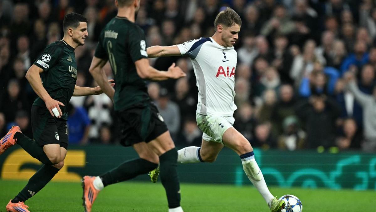 Real Madrid Goda Tottenham, Mau Rekrut Bek Tangguh