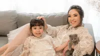 Pemotretan Gisella Anastasia dan Gempi (Sumber: Instagram/riomotret)