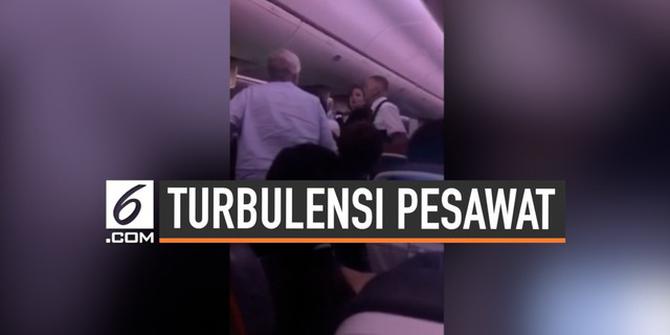 VIDEO: Detik-Detik Turbulensi Guncang Air Canada, 30 Terluka