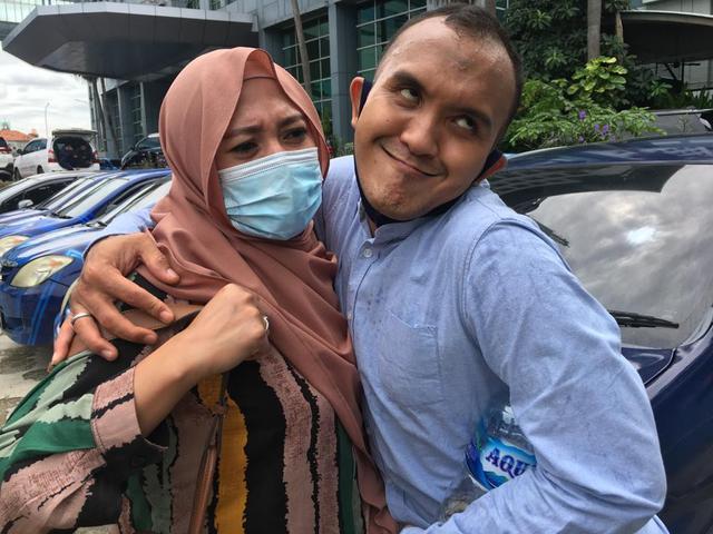 5. Namun pada Senin (14/3/2022) Intan mengunggah foto dan caption yang mengisyaratkan sudah cerai dari Caisar Aditya.