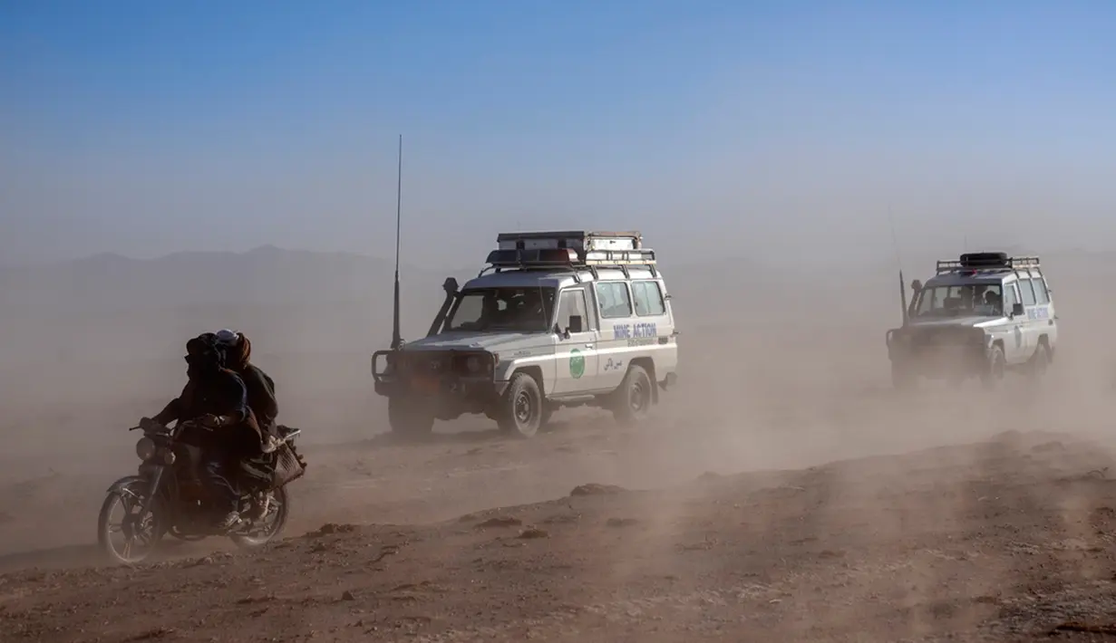 Pada Maret 2023, gempa magnitudo 6,5 melanda Provinsi Badakhshan, Afghanistan, menyebabkan setidaknya 10 orang tewas, 80 lainnya terluka, dan lebih dari 63 rumah rusak atau hancur. Guncangan juga terasa di sejumlah kota besar di Pakistan hingga ibu kota India, New Delhi. (AP Photo/Ebrahim Noroozi)