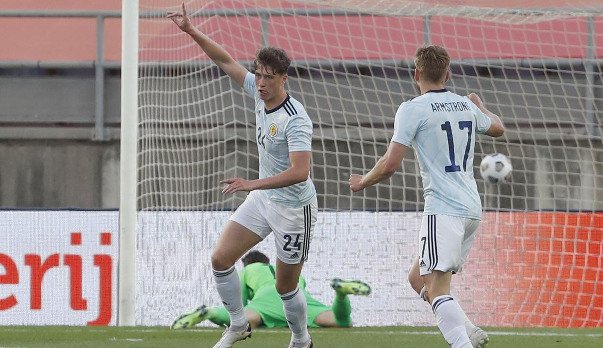 Skotlandia melesatkan gol pertama mereka di menit ke-11 lewat serangan balik yang dituntaskan oleh Jack Hendry. Sotlandia unggul 1-0 atas Belanda. (Foto: AP/Miguel Morenatti)