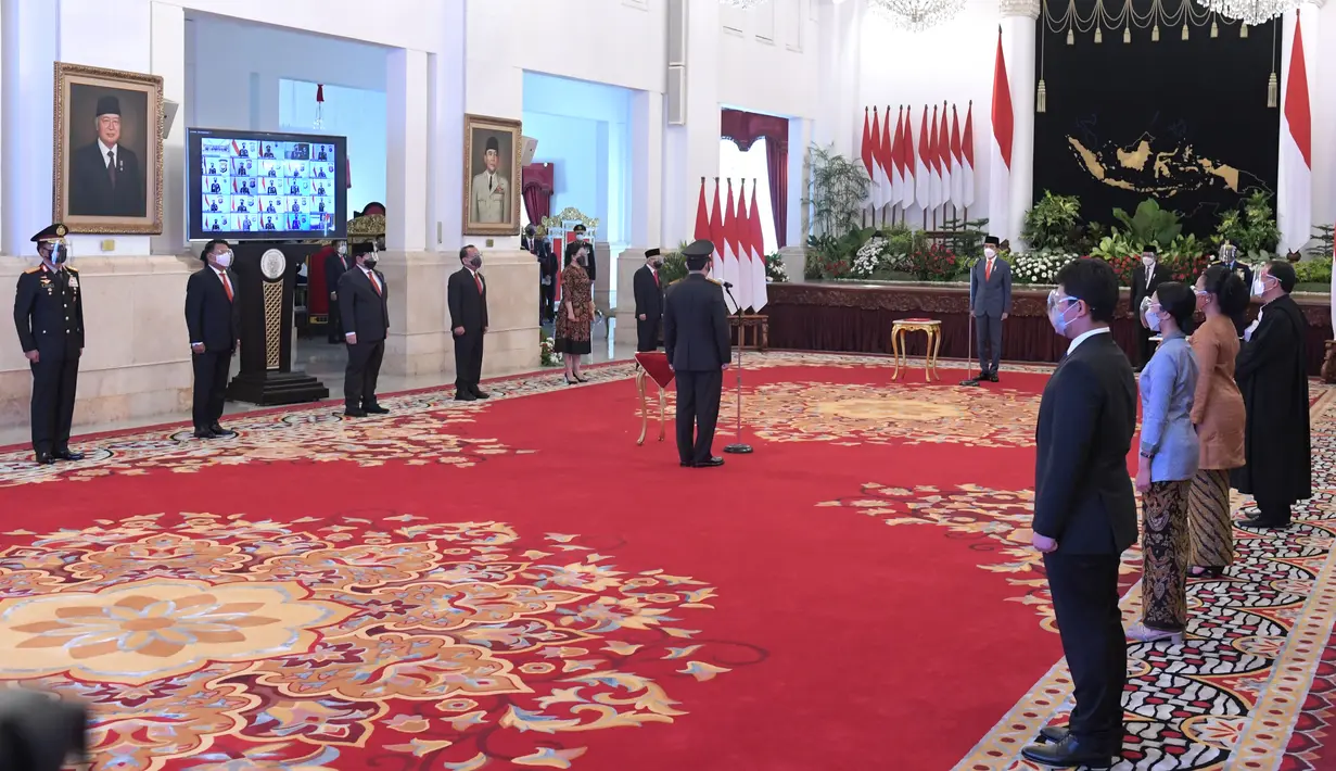 Suasana pelantikan Komjen Pol Listyo Sigit Prabowo sebagai Kapolri yang dipimpin Presiden Joko Widodo di Istana Negara, Jakarta, Rabu (27/1/2021). Listyo Sigit dilantik menjadi Kapolri menggantikan Idham Azis yang memasuki masa pensiun. (Krishadiyanto - Biro Pers Setpres)