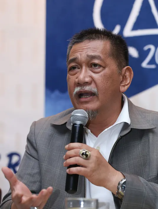 Deddy membebaskan sang anak untuk menentukan tanggal pernikahannya sendiri. Bulan November 2015 dipilih oleh Zulfikar dan Nefita untuk mengikat janji sehidup semati. (Galih W. Satria/Bintang.com)