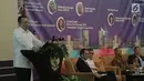 Ketua DPR RI Bambang Soesatyo memaparkan materi saat diskusi di gedung PPATK, Jakarta, Selasa (17/4). Diskusi membahas optimalisasi penelusuran aset hasil tindak pidana melalui regulasi pembatasan transaksi uang kartal. (Liputan6.com/Angga Yuniar)
