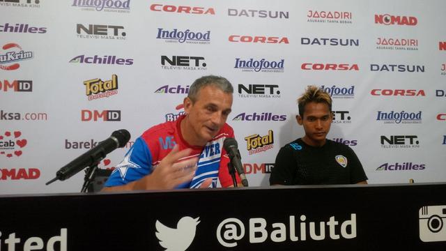 Pelatih Arema Cronus, Milomir Seslija (Dewi Divianta)