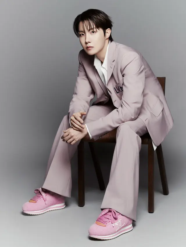 Louis Vuitton x J-hope Rilis LV Buttersoft Sneaker dengan desain unik. Dok. Louis Vuitton