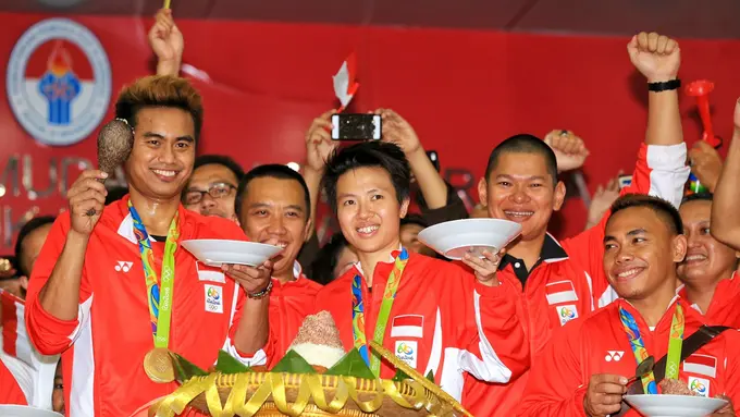 [Bintang] Disambut Meriah, Tontowi Ahmad dan Liliyana Natsir Terharu