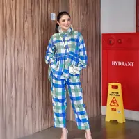 Melansir Kapanlagi.com, Taslimah selaku Humas Pengadilan Agama Jakarta Selatan mengungkap bahwa hasilnya telah diputuskan, yakni mengabulkan gugatan cerai Nindy. (Instagram/nindyparasadyharsono)