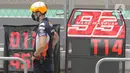 Official Repsol Honda Team saat sesi Warm Up MotoGP di Pertamina Mandalika International Street Sirkuit, Nusa Tenggara Barat, Minggu (20/3/2022). (Liputan6.com/Helmi Fithriansyah)
