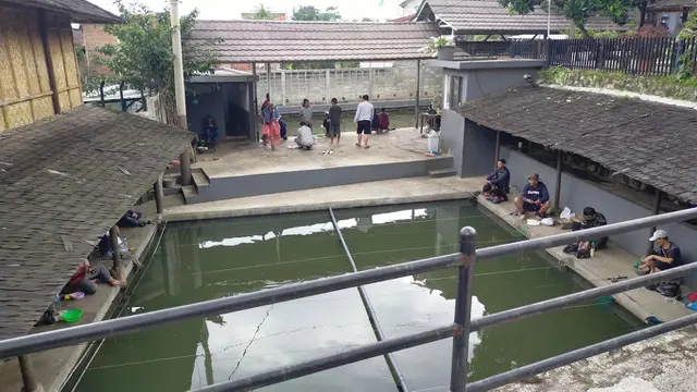 12 Rekomendasi Spot Mancing Nyaman 2025 di Bandung, Asri dan Cocok untuk Liburan