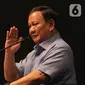 Prabowo Subianto membawa pantun dalam sambutan deklarasi dukungan Partai Gelora. Pada pantun itu, dia menyebut, jika ada teman baru jangan melipukan teman yang lama. (merdeka.com/Imam Buhori)