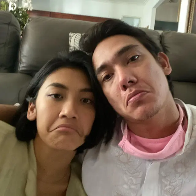 Dikabarkan Segera Menikah, Ini 7 Momen Manis Adipati Dolken dan Canti Tachril