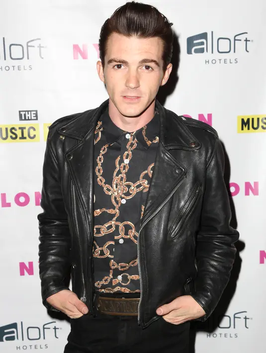 Drake Bell tidak memberikan pernyataan apa pun mengenai berita penangkapannya. Juru bicaranya pun juga belum memberikan komentar mengenai dirinya yang dituntut atas tuduhan mengemudi di bawah pengaruh alkohol. (AFP/Bintang.com)