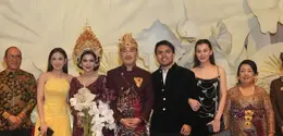 Tampilan Sederet Artis Hadir Dipernikahan Mewah Anak Pemilik Krisna Bali. [@aaliyah.massaid]