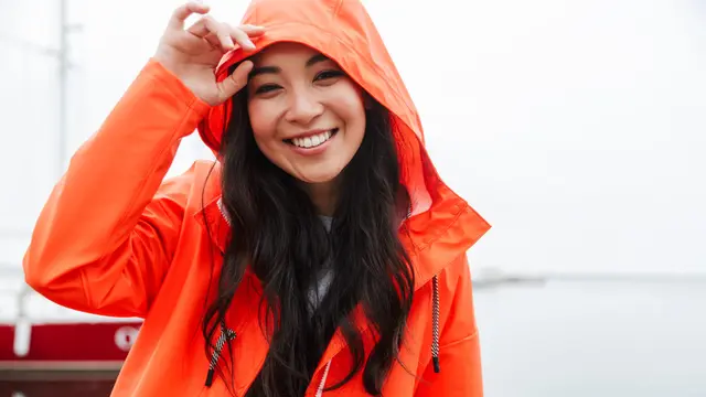 Hal-Hal yang Harus Diperhatikan Agar Tampilan Fashion-Mu Tetap Kece Saat Musim Hujan