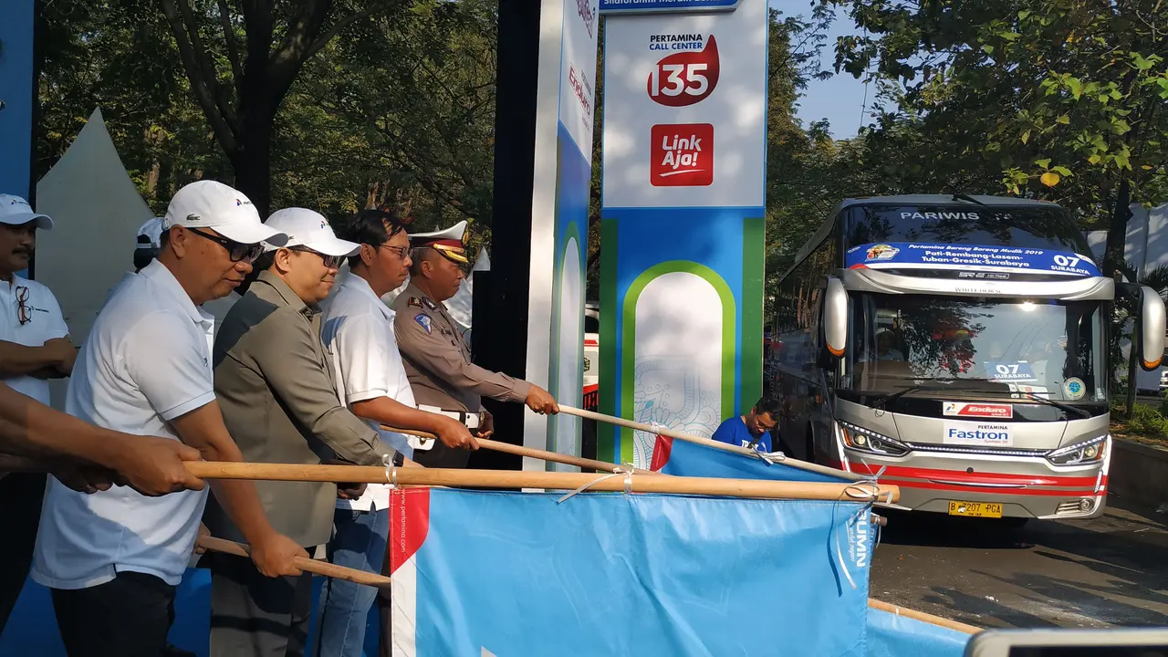 PT Pertamina (Persero) kembali menyelenggarakan mudik gratis di Lebaran 2019 ini dengan memberangkatkan 11 ribu pemudik ke kampung halaman. (Pebrianto Eko/Liputan6.com)