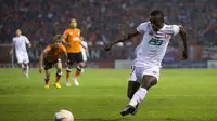 Striker Indonesia, Greg Nwokolo, gagal menyelamatkan klubnya, BEC Tero dari degragasi dari Tahi Premier League. (www.sasana bectero.com)