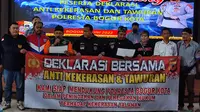 Dalam deklarasi ini, perwakilan anak motor Kota Bogor dari beberapa komunitas mengaku ikhlas ditembak polisi apabila ada anggotanya kedapatan melakukan tindak kekerasan atau tawuran.