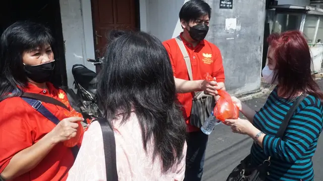Pembagian makanan