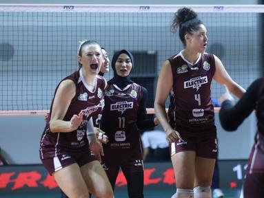 Tim voli putri Jakarta Electric PLN Mobile merayakan kemenangan atas Jakarta Livin’ Mandiri di GOR Candradimuks Padepokan Jenderal Polisi Kunarto, Sentul, Bogor, Minggu (1/3/2026). (Dok. PBVSI)