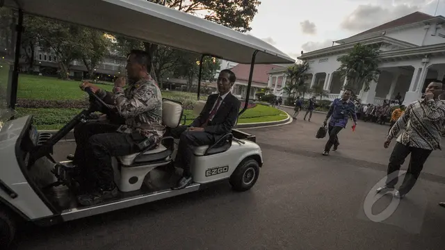 Jokowi Bahas Stok Beras di Istana
