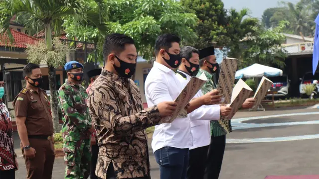 Para perwakilan tim pemenangan bakal calon pilkada Tasikmalaya 2020, membacakan deklarasi pencegahan covid-19 dalam pilkada Tasikmalaya.
