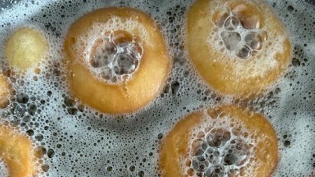 Cara Membuat Donat Empuk Takaran Gelas, Tanpa Ribet dan Anti Bantet