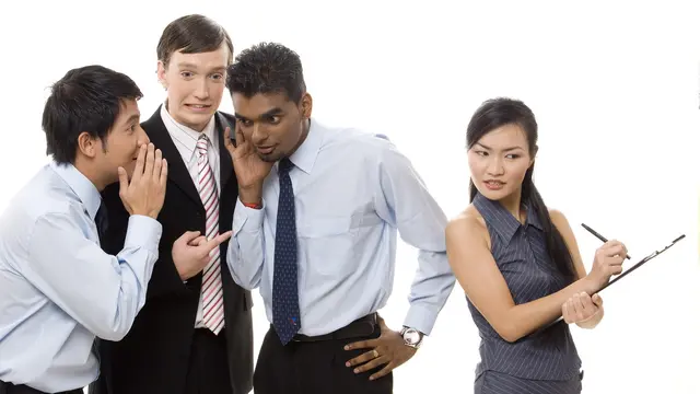 Nyinyir dan gosip (iStock)