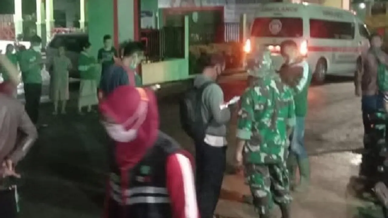 Longsor dan banjir terjang Nganjuk pada Minggu (14/2/2021).