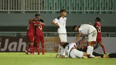 Pemain Timnas Indonesia U-17 merayakan hasil akhir laga Kualifikasi Piala Asia U-17 2023 Grup B melawan Timnas Guam U-17 di Stadion Pakansari, Cibinong, Kabupaten Bogor, Jawa Barat, Senin (3/10/2022). Laga timnas Indonesia U-17 melawan Guam ini terpaksa harus berlangsung tanpa penonton, imbas dari Tragedi Kanjuruhan. (FOTO: Dok. PSSI)
