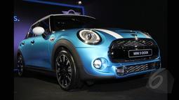 MINI 5-Door memiliki dimensi yang lebih panjang dan tinggi, serta lebih lebar pada ruangan, Jakarta, Kamis (5/3/2015). (Liputan6.com/Helmi Afandi) 