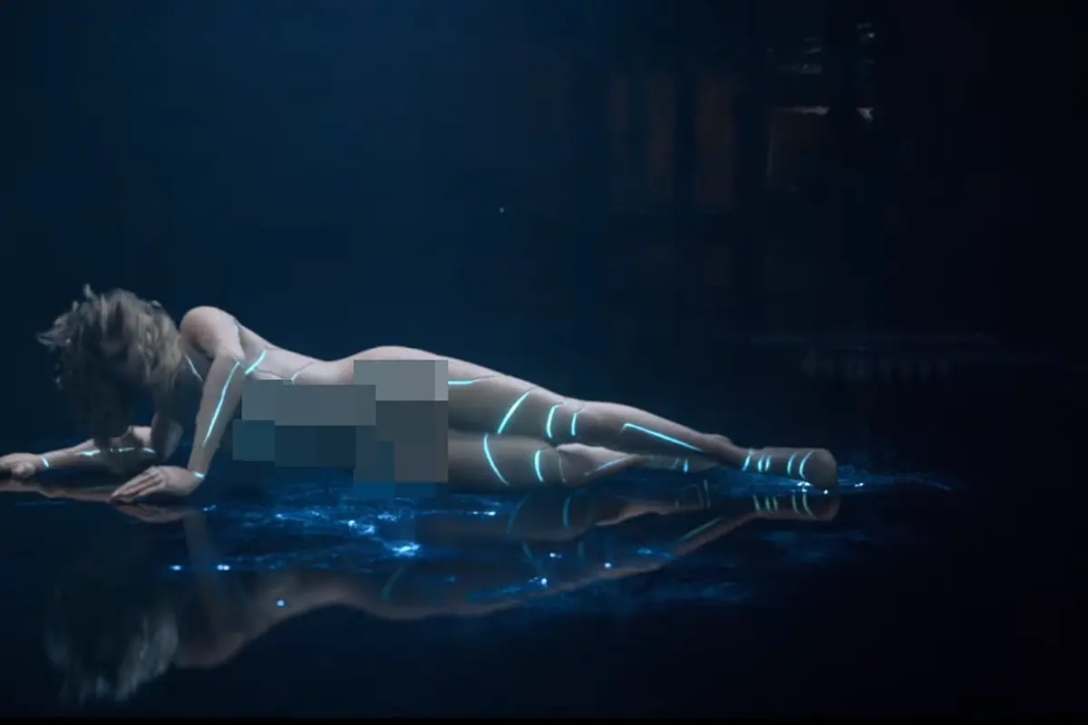 [Bintang] 5 Kejutan di Teaser Video Klip Taylor Swift, Ready For It?