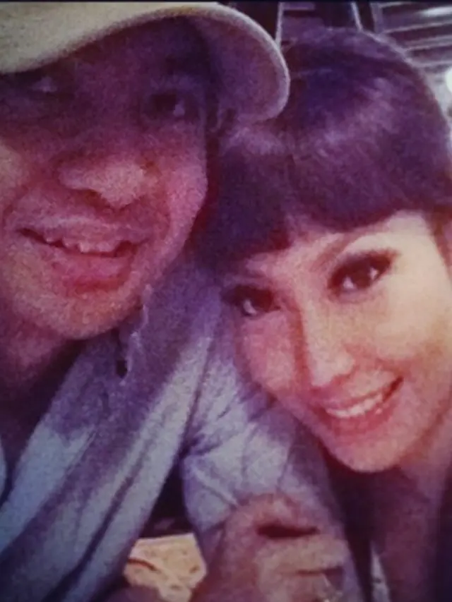 6 Foto Lawas Ayu Dewi Sebelum Menikah, Masa Pacaran dengan Regi Datau Curi Perhatian