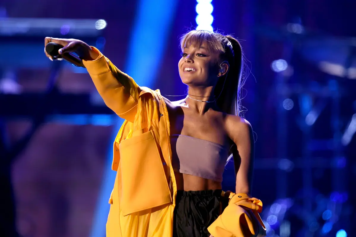 [Bintang] Ariana Grande-Mac Miller