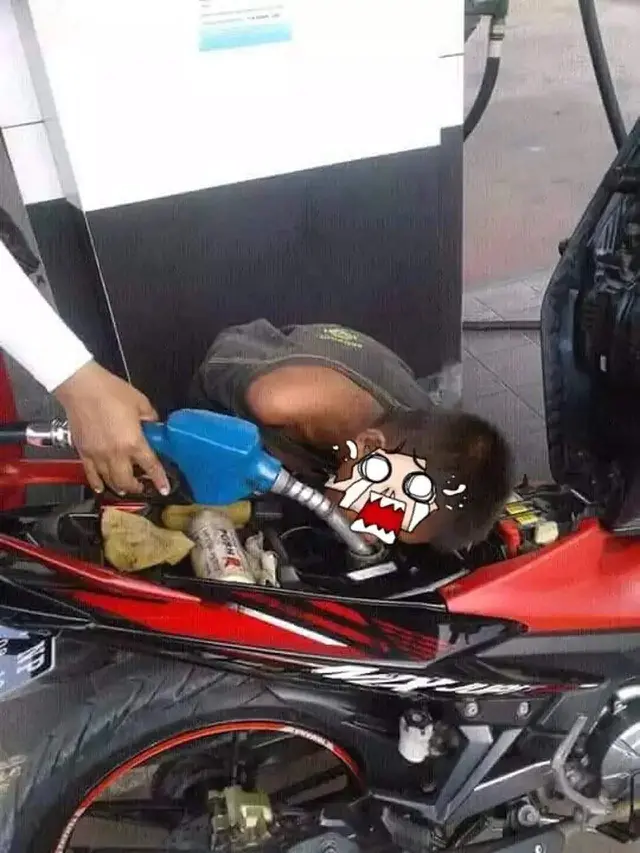 Kumpulan Potret Gaya Isi Bensin Kendaraan yang Bikin Geleng-Geleng Kepala (ist)