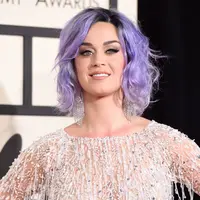 Katy Perry keluar dari Santa Barbara Don Pueblos High School saat berusia 15 tahun untuk mengejar mimpinya sebagai penyanyi.(JASON MERRITT / GETTY IMAGES NORTH AMERICA / AFP)