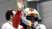 Rekor Mercedes yang selalu menempati pole position dalam 23 balapan beruntun dihentikan oleh Sebastian Vettel. 