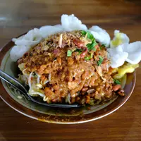 ilustrasi tahu lontong/copyright Rembolle (Shutterstock)