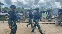 Danyonif Raider 600 Modang Letkol Inf Hanif saat meninjau wilayah Distrik Suru-suru Kabupaten Yahukimo Papua. (Istimewa)