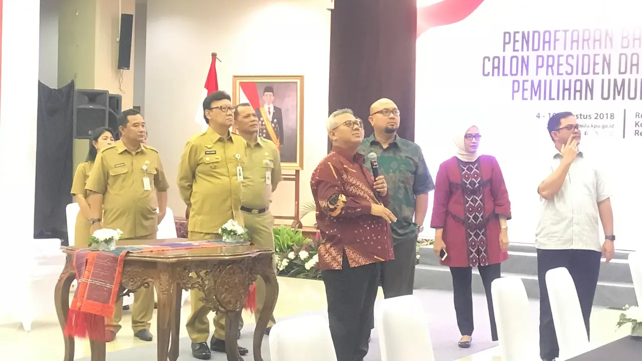 Mendagri Tjahjo Kumolo menyambangi KPU