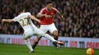 Anthony Martial melakukan lari tercepatnya itu saat Manchester United ditahan imbang oleh Newcastle di Stadion St James Park beberapa waktu lalu. (AFP/Oli Scarff)