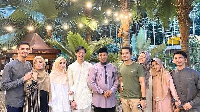 Main Film Bareng, Ini 6 Potret Dinda Hauw dan Dhini Aminarti Bersama Suami