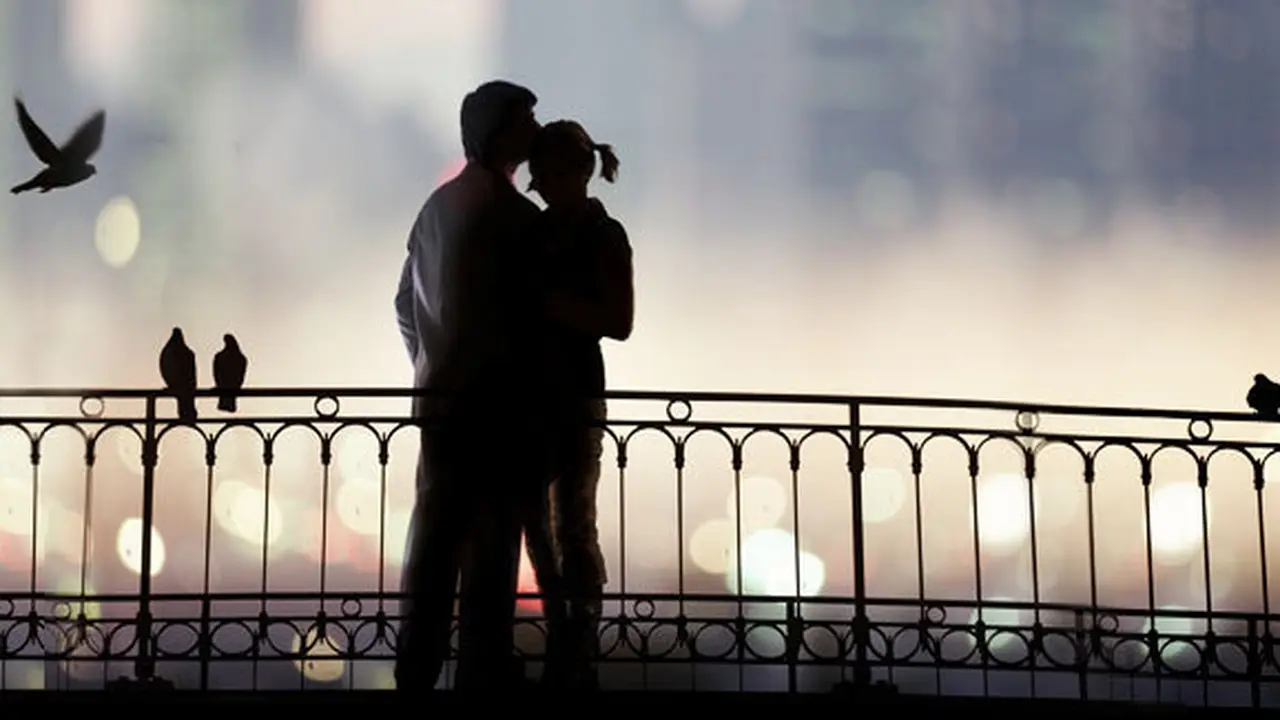 (c) shutterstock