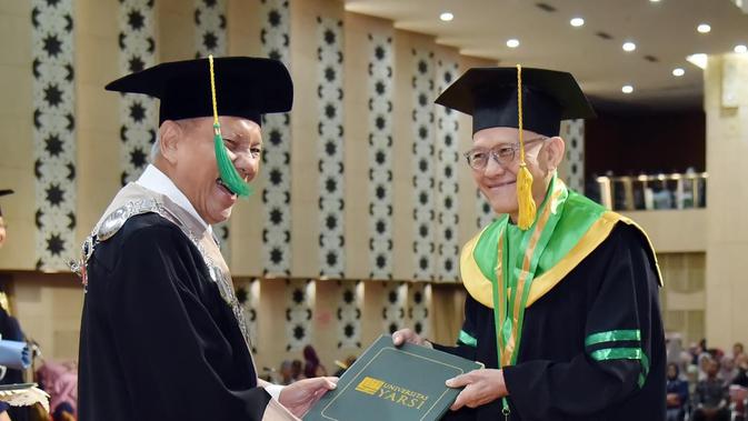[Kolom Pakar] Prof Tjandra Yoga Aditama: Lulus Magister di Usia 70 Tahun